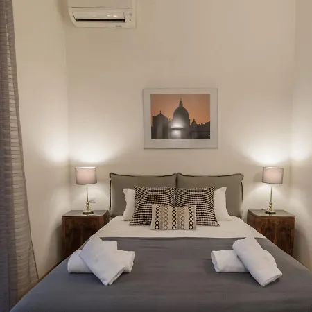 The Rent - Elegant Flat Near Colosseum Roma